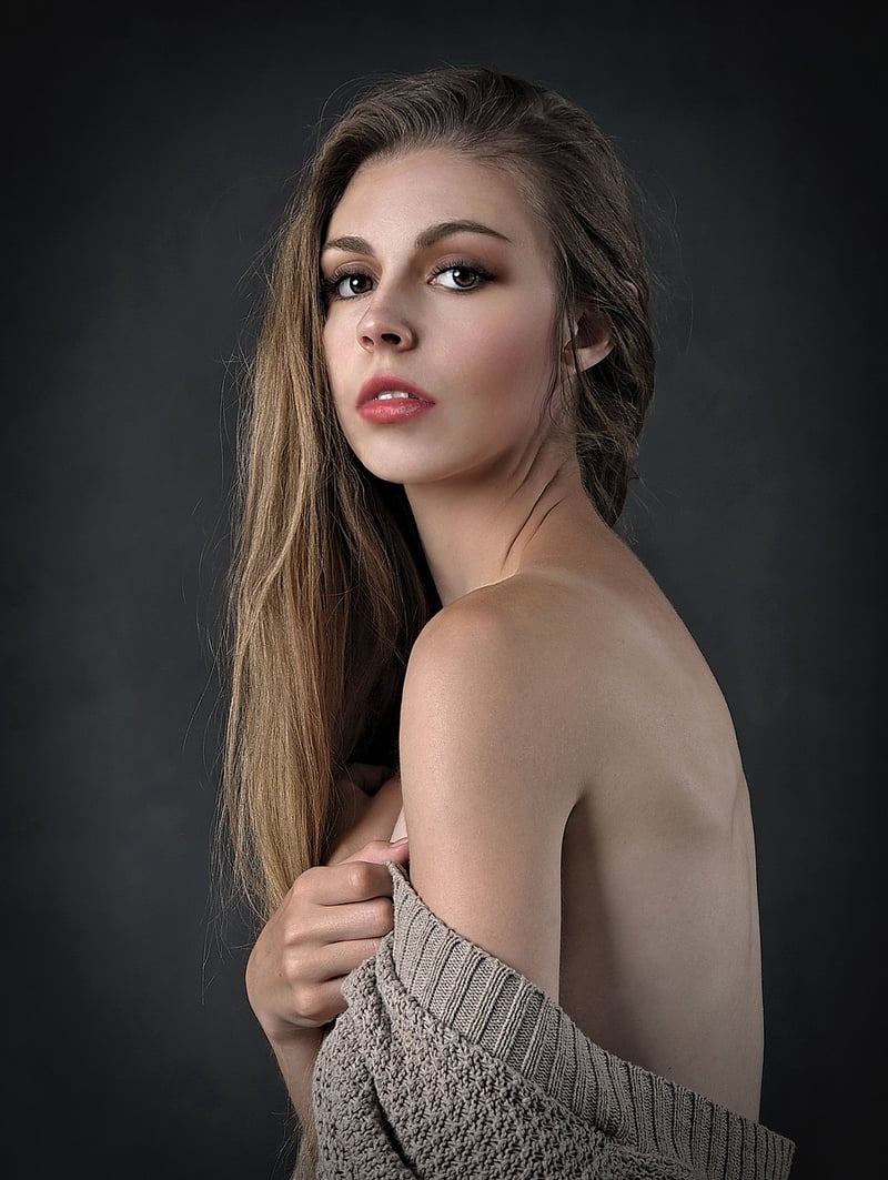 Statement accessories fashion trend